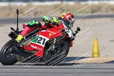 media/Oct-13-2025-Moto Forza (Mon) [[a66d839500]]/3-B Group/Session 3 (Turn 16)/